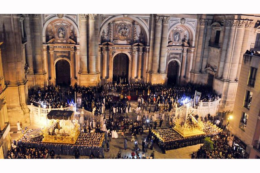 Saludo del Obispo en la liberación del preso promovida por la Cofradía de Jesús "El Rico" (Málaga)