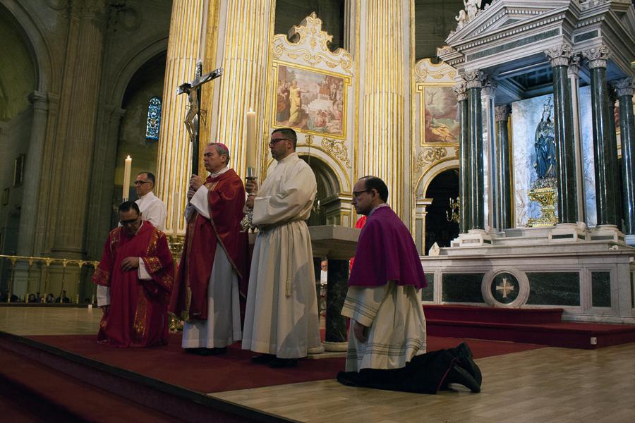Imágenes del Viernes Santo en la Catedral de Málaga