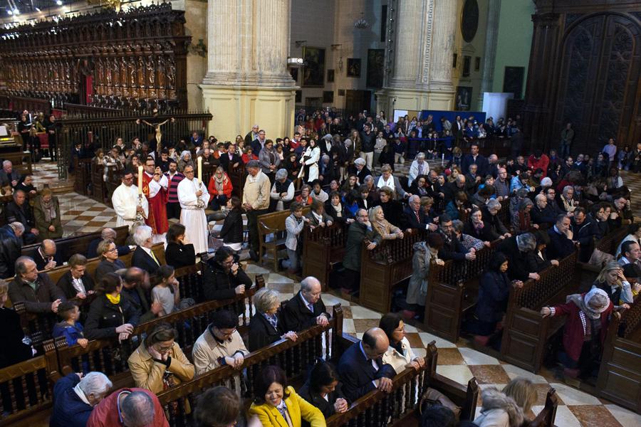 Celebración de la Pasión y Muerte del Señor en la Catedral el Viernes Santo // M. ZAMORA