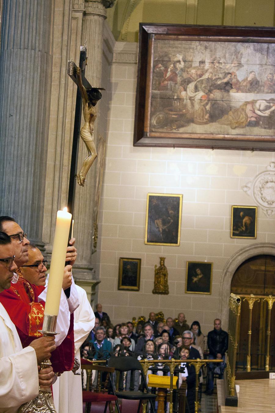 Celebración de la Pasión y Muerte del Señor en la Catedral el Viernes Santo // M. ZAMORA