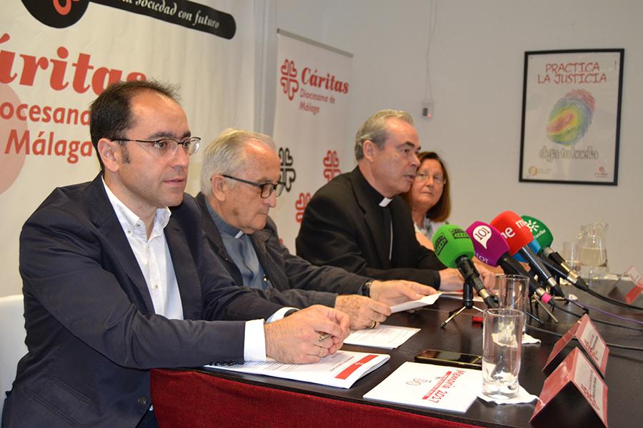Cáritas Diocesana presenta su campaña con motivo del Día de Caridad, en la Solemnidad del Corpus Christi. De izda. a dcha. Gabriel Leal, Isabel García Bravo, Mons. Catalá y Francisco J. Sánchez Heras // I. MARTOS