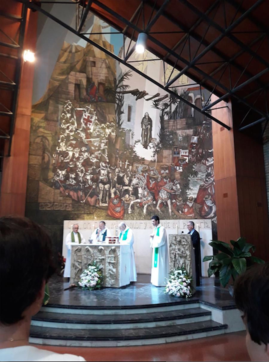 Eucaristía con motivo del 50 aniversario de la inauguración del templo parroquial de Santa Rosa de Lima, en Málaga // R. CAMACHO