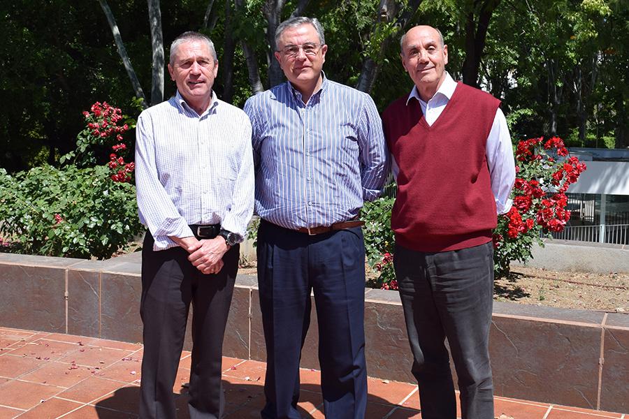 De izq. a dcha. el gerente, jose