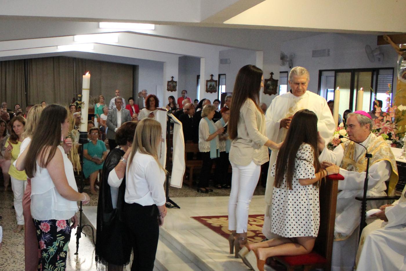 Más de 80 feligreses de Torre de Benagalbón reciben el sacramento de la confirmación
