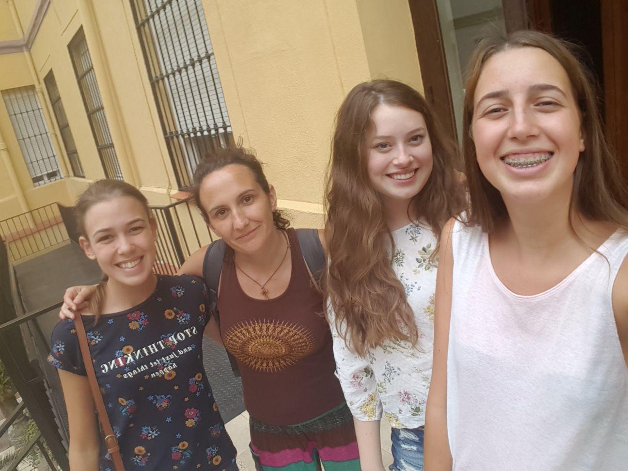 Teresa Moreno Madrid, primera por la izquierda, en el Campo de Trabajo Lázaro del año pasado