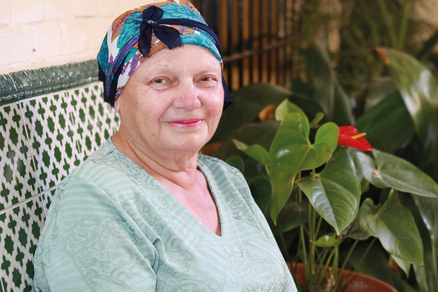 Elena es ucraniana y ha encontrado un hogar en el Cottolengo mientras recibe tratamiento para un ca