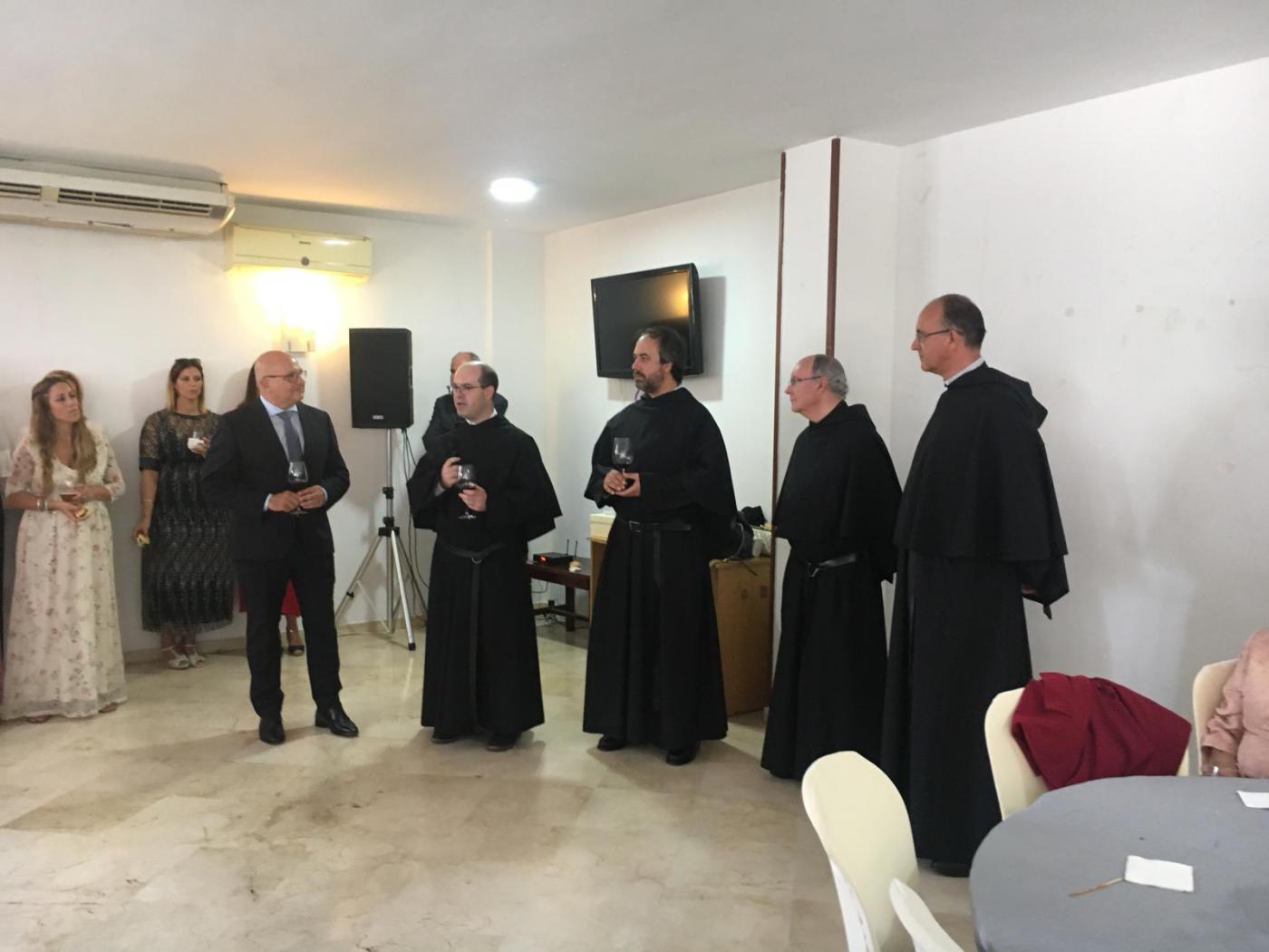Momento de la comida fraterna en la Cofradía de Estudiantes