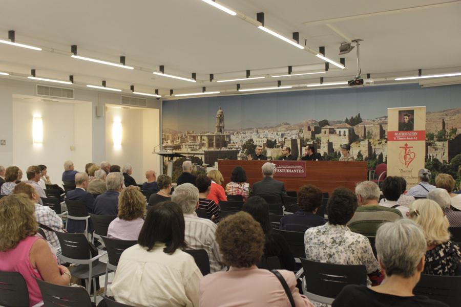 Presentación de la biografía del Padre Arnaiz de Alberto José González Chaves