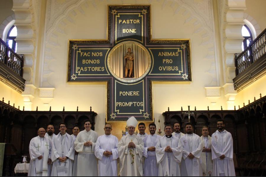 Profesión de fe y firma del celibato y la obediencia al Obispo, acto previo a la ordenación