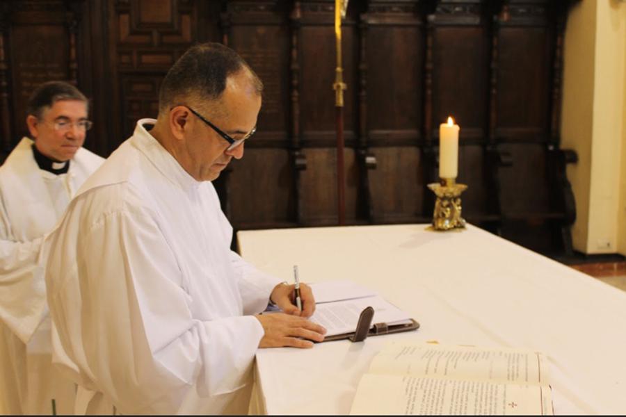  Profesión de fe y firma del celibato y la obediencia al Obispo, acto previo a la ordenación