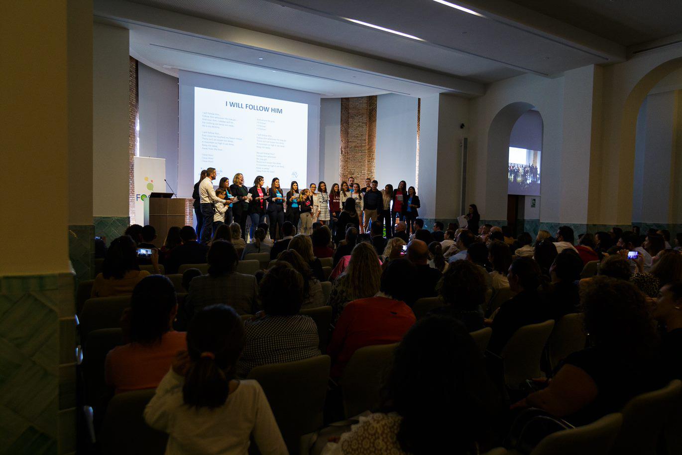 Entrega de certificados oficiales de inglés a alumnos de Foovy, en octubre de 2018