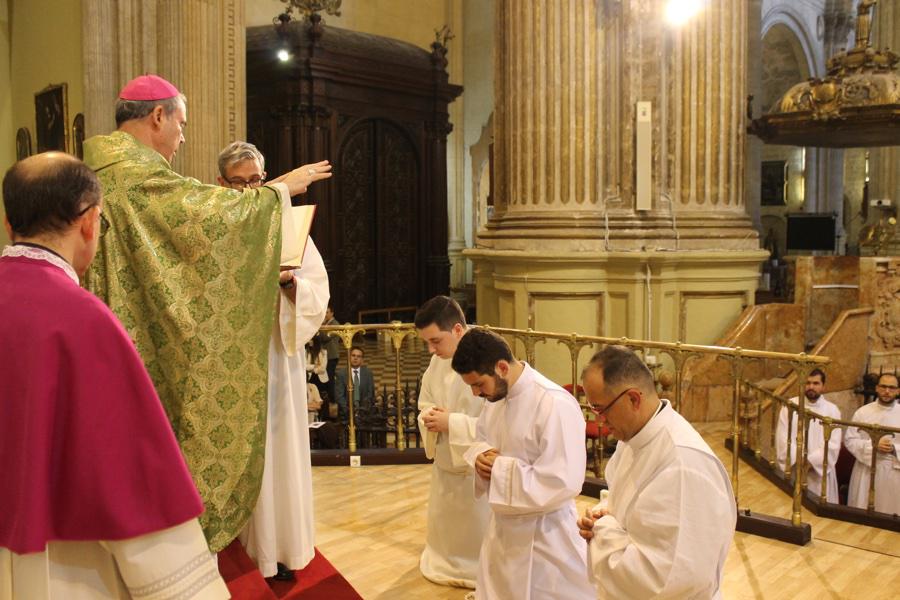 Ordenación de diáconos y ministerio de Lector y Acólito en la Catedral