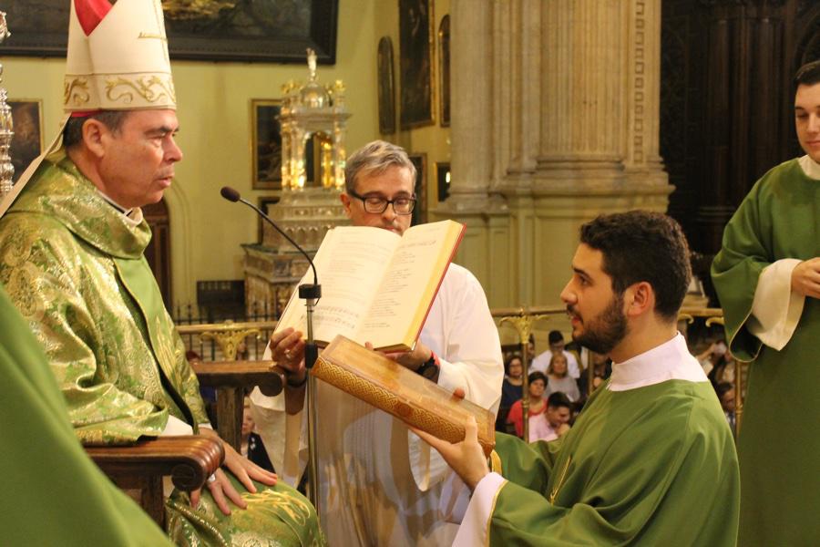 Ordenación de diáconos y ministerio de Lector y Acólito en la Catedral