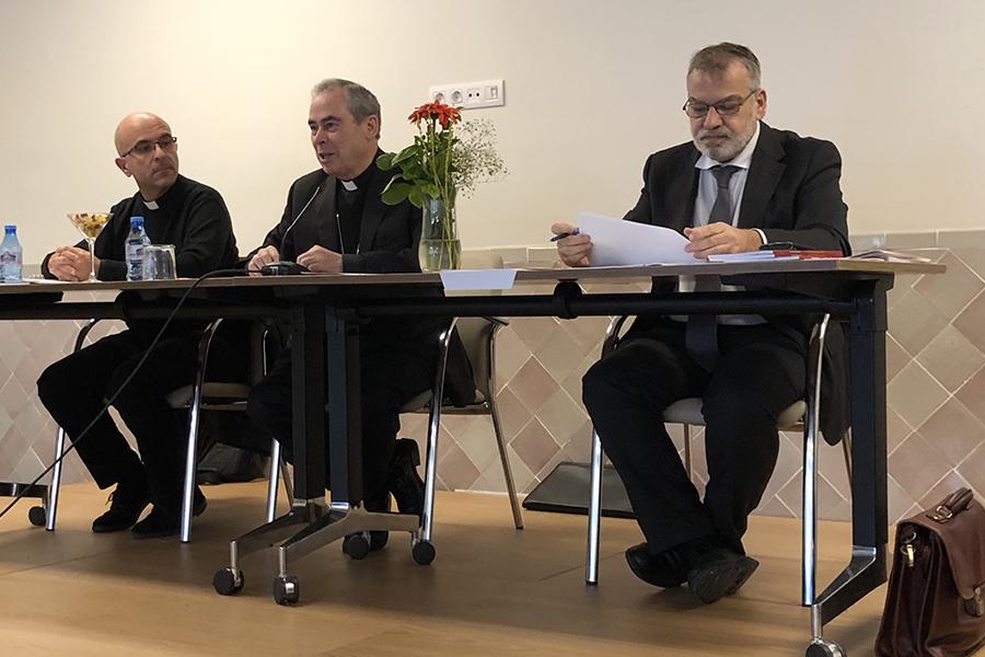 ARCHIVO. Reunión del Consejo Pastoral Diocesano. A la derecha de la imagen, Francisco García Villalobos, secretario general de la Diócesis/ E. LLAMAS