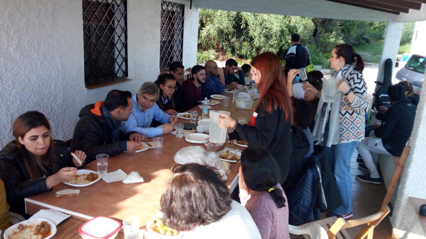 Uno de los momentos de la convivencia interreligiosa de jóvenes celebrada en Mijas