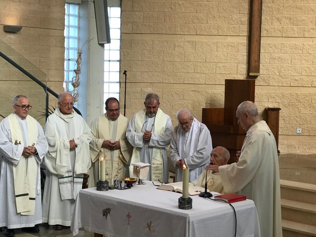 Eucaristía por el 70 aniversario de la ordenación sacerdotal de D.Amalio Horrillo, en el Centro Gerontológico Buen Samaritano