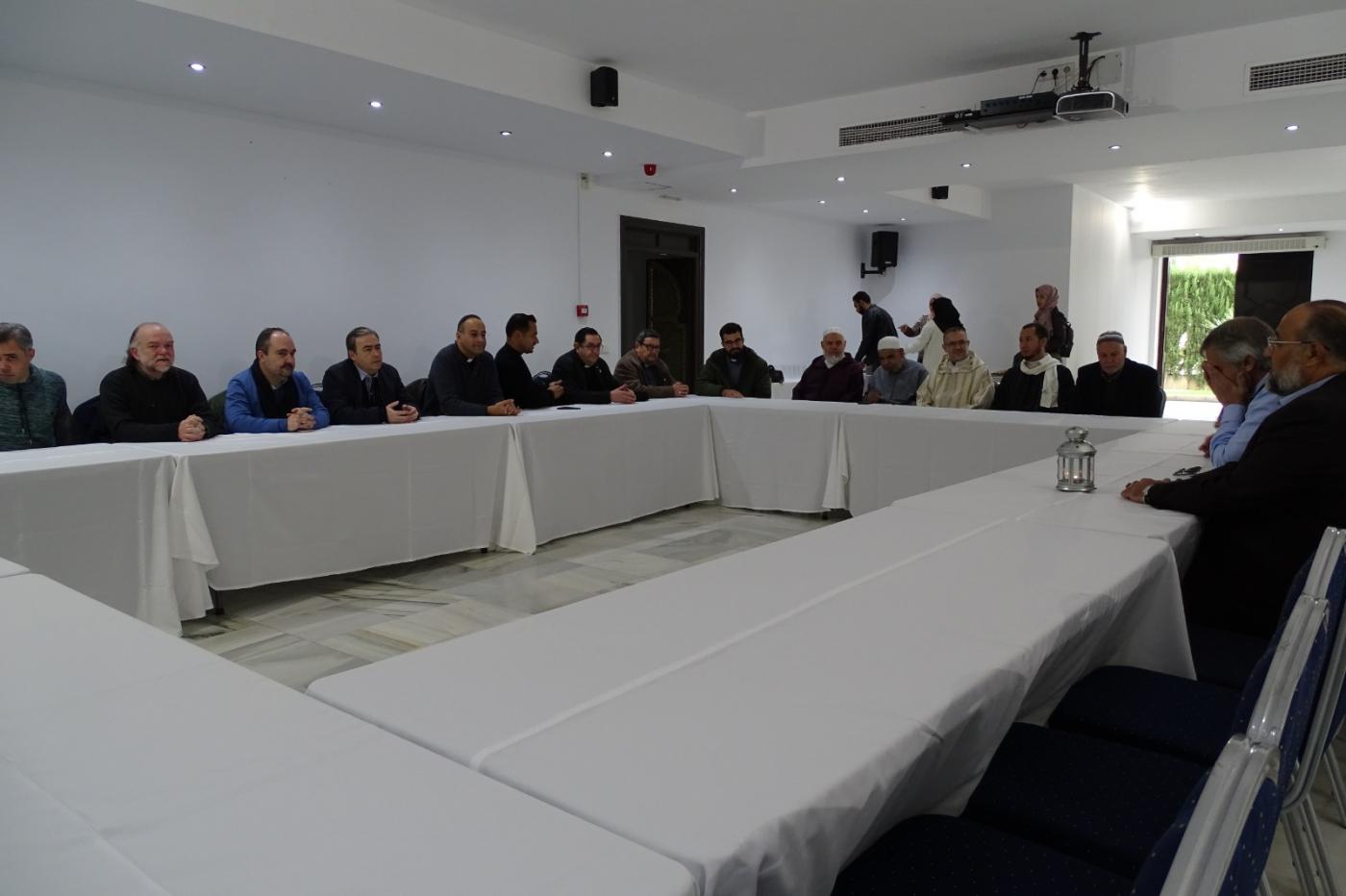 Sacerdotes e imanes, en la mezquita de Fuengirola