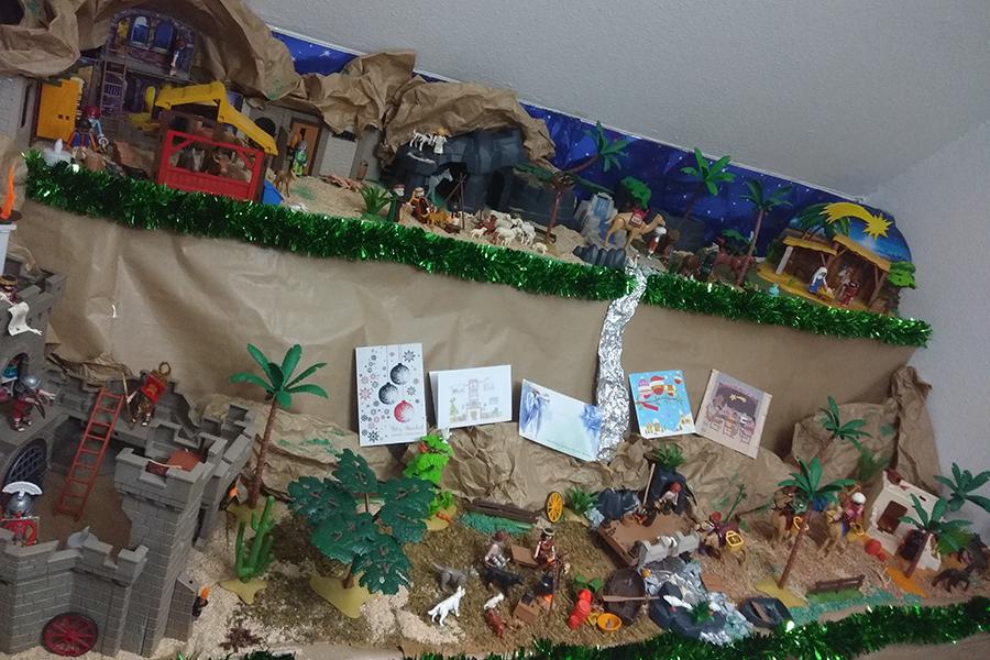 Belén de la familia de Araceli Villalba, en que las figuras se van moviendo conforme avanza la Navidad. Aquí con el niño Jesús ya nacido