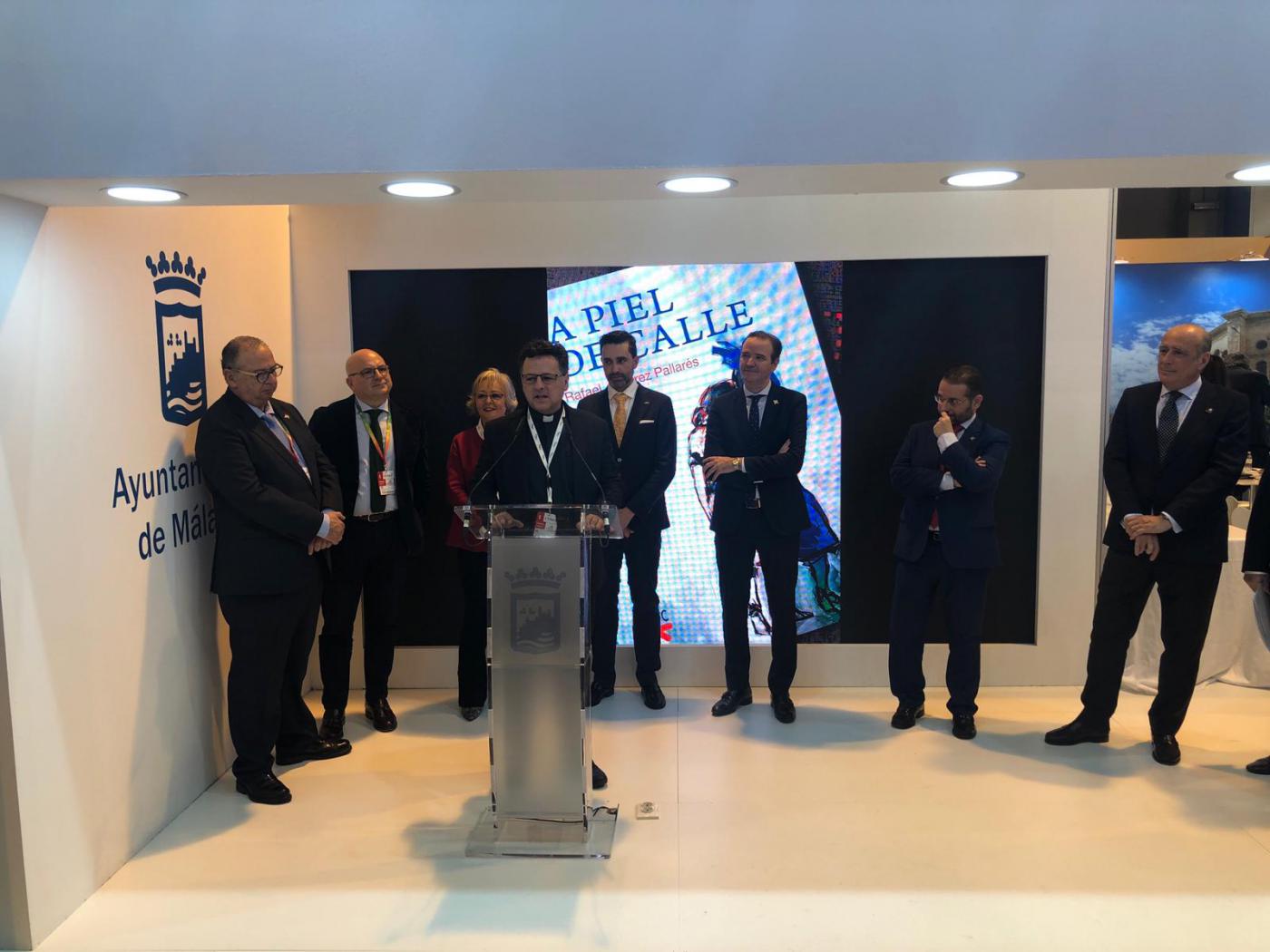 Presentación de "A piel de calle", de Rafael J. Pérez, en Fitur