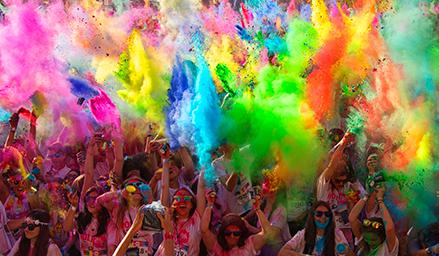 Los jóvenes de Santa María del Mar proponen la V Carrera Familiar Colores por la Paz