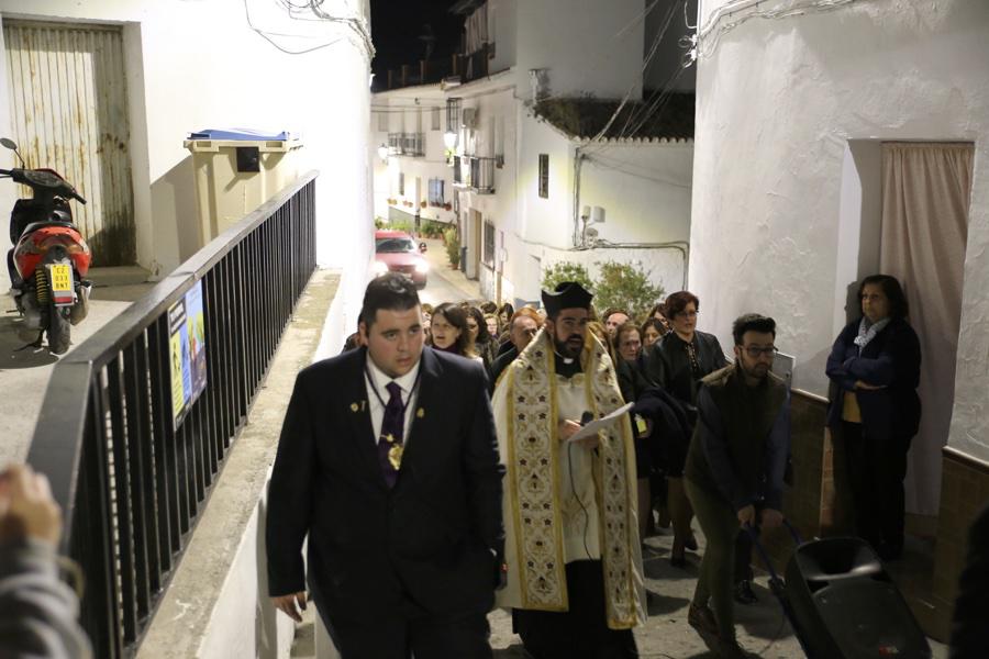 Rosario vespertino con la participación de estandartes de todas las Patronas Marianas de la Diócesis de Málaga, en Algarrobo // Y. MARTÍN