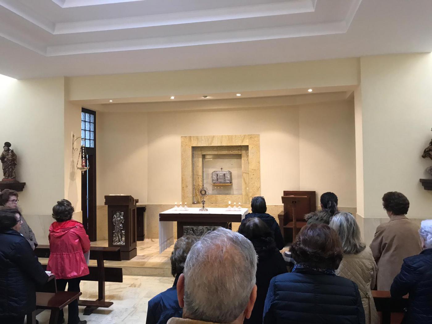 Adoración Eucarística en la parroquia de la Amargura