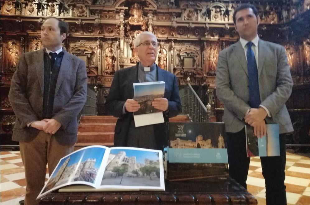 Se presenta un libro monográfico de fotografías de la Catedral de Málaga