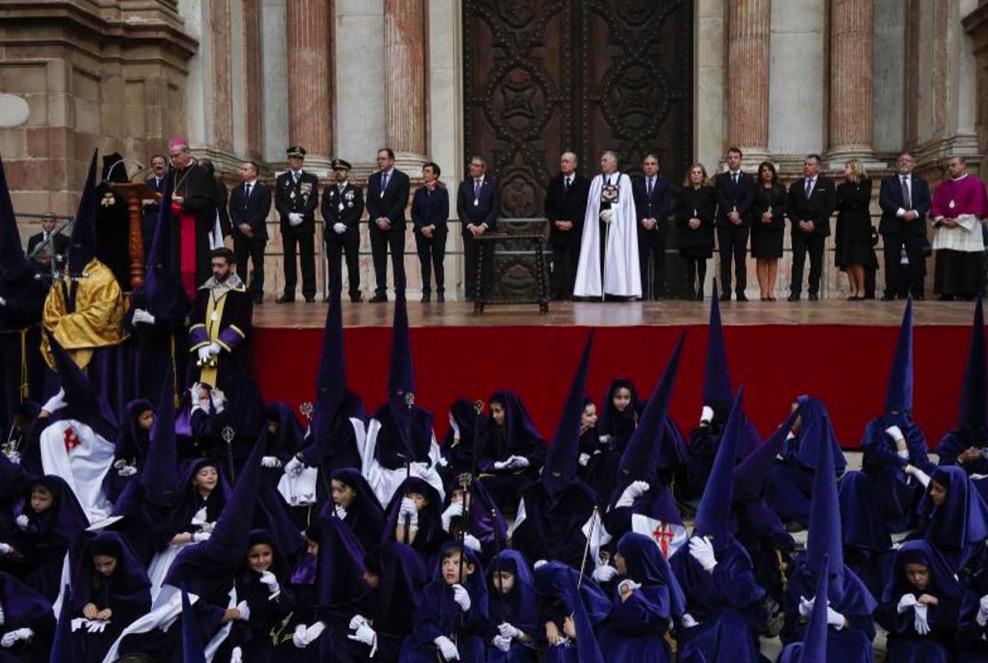 Saludo del Obispo en la liberación del preso promovida por la cofradía de Jesús "El Rico" (Málaga)