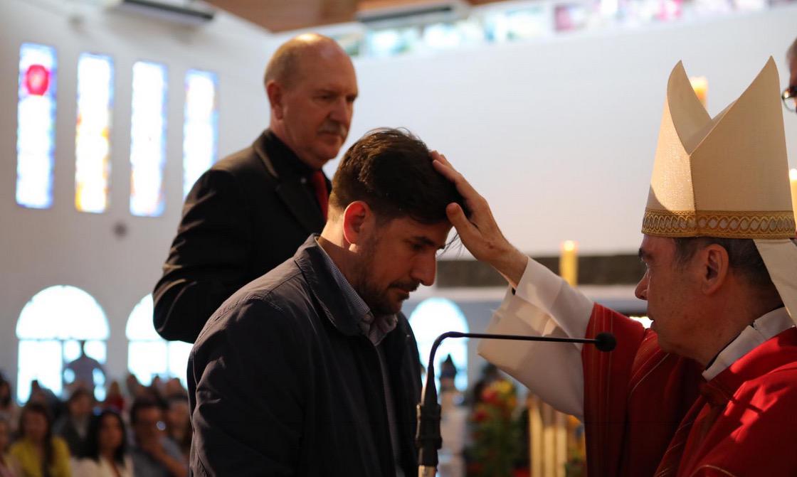 Confirmaciones en la parroquia Madre del Buen Consejo, de Torremolinos // S. FENOSA