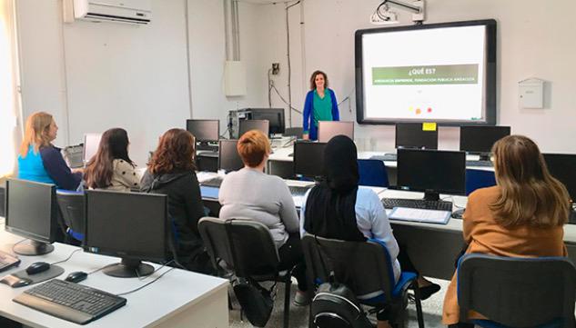 Cáritas promociona a empleadas del hogar en Álora