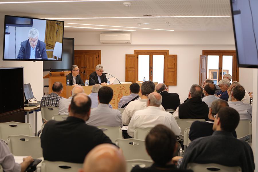Conferencia de las XIX Jornadas de Teología Fundamental impartida en el Centro Diocesano Císter // S. FENOSA