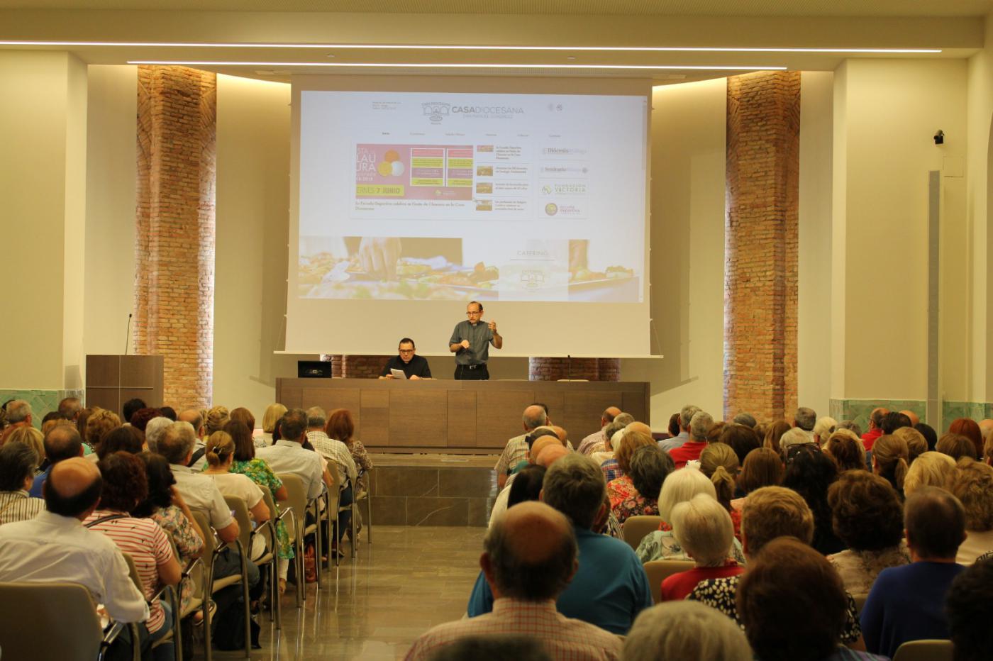 Casi 500 participantes en el Curso Diocesano para Ministros Extraordinarios de la Comunión (I y II)