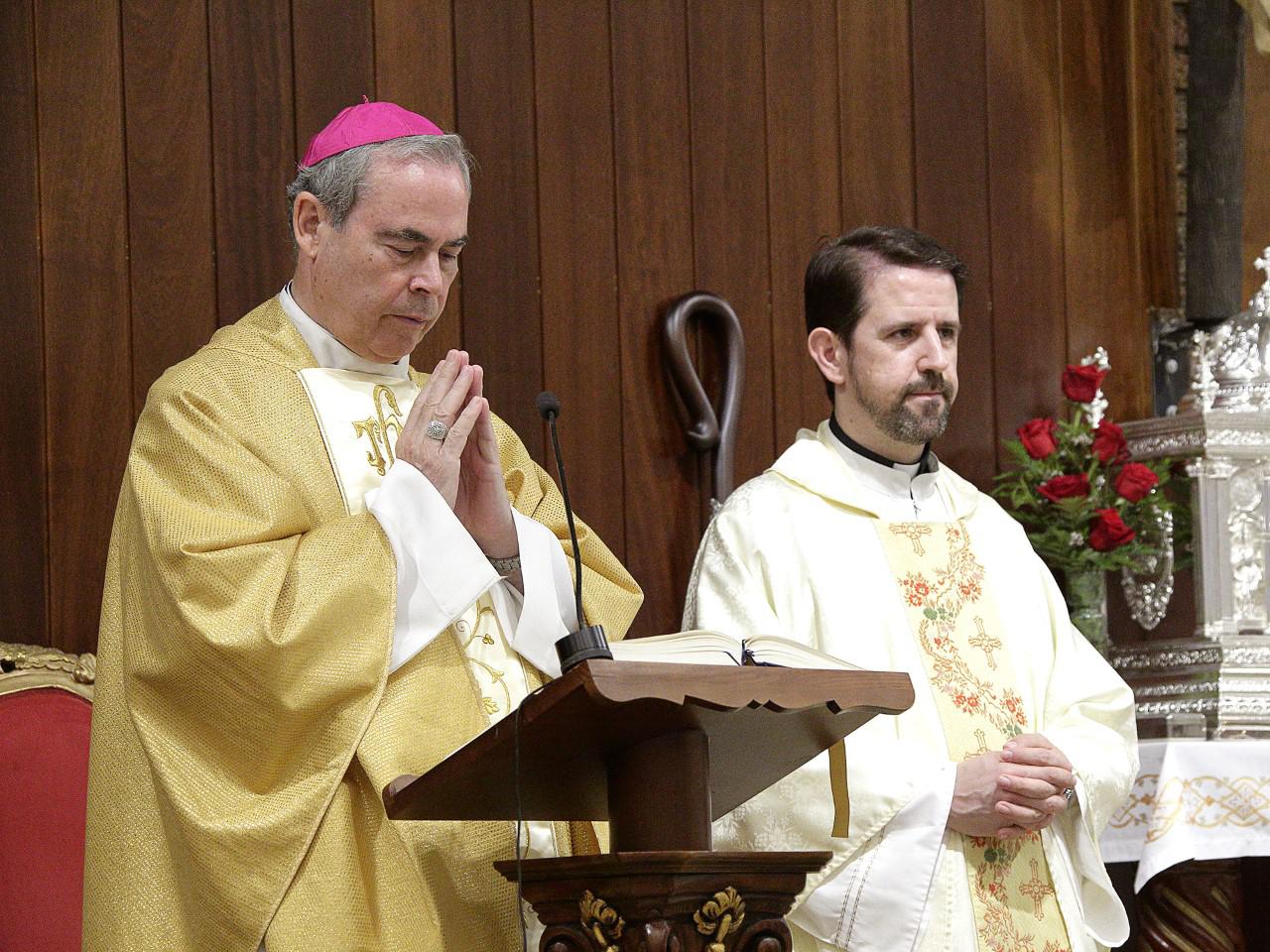Visita Pastoral de Don Jesús Catalá a la parroquia de San José de Estepona el 30 de mayo // M. PARRA