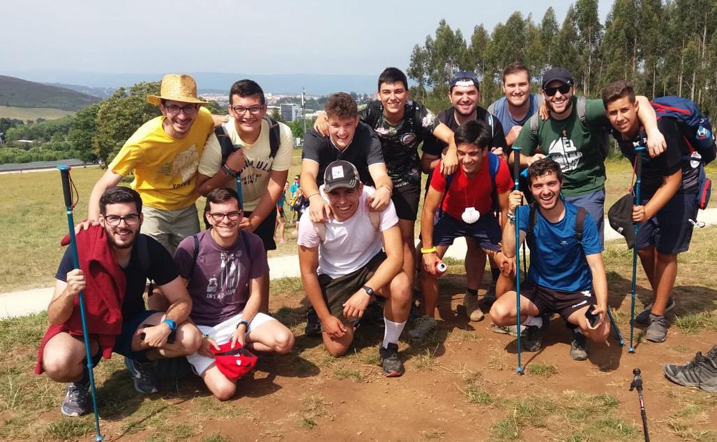 Camino de Santiago de formadores y jóvenes del Seminario Menor