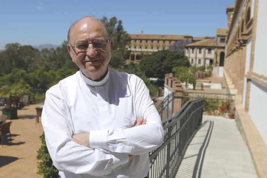 Enrique Climent: «Cuando muere un anciano, muere una biblioteca»