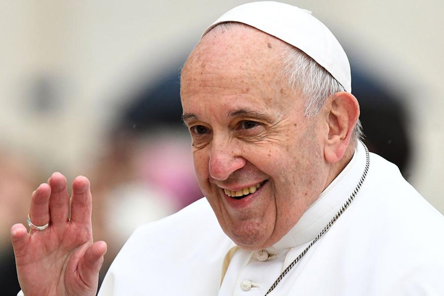 «Ustedes escriben las páginas más hermosas de la vida sacerdotal»