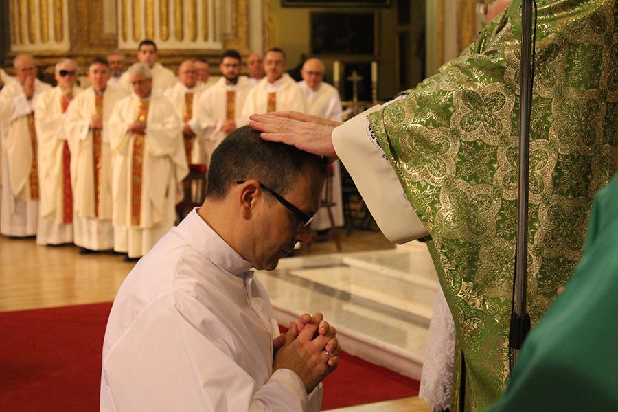 El Obispo de Málaga ordena tres nuevos diáconos permanentes // D. GUTIÉRREZ