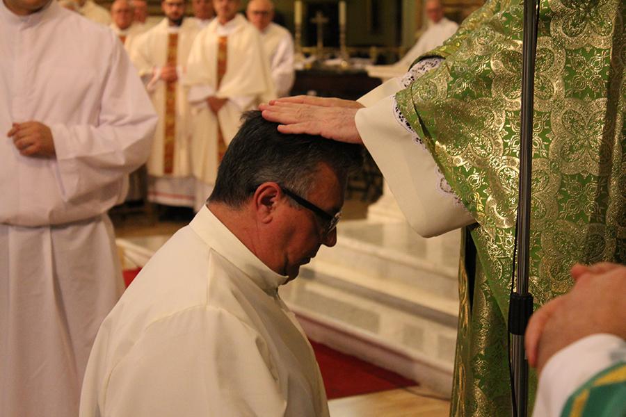 El Obispo de Málaga ordena tres nuevos diáconos permanentes // D. GUTIÉRREZ
