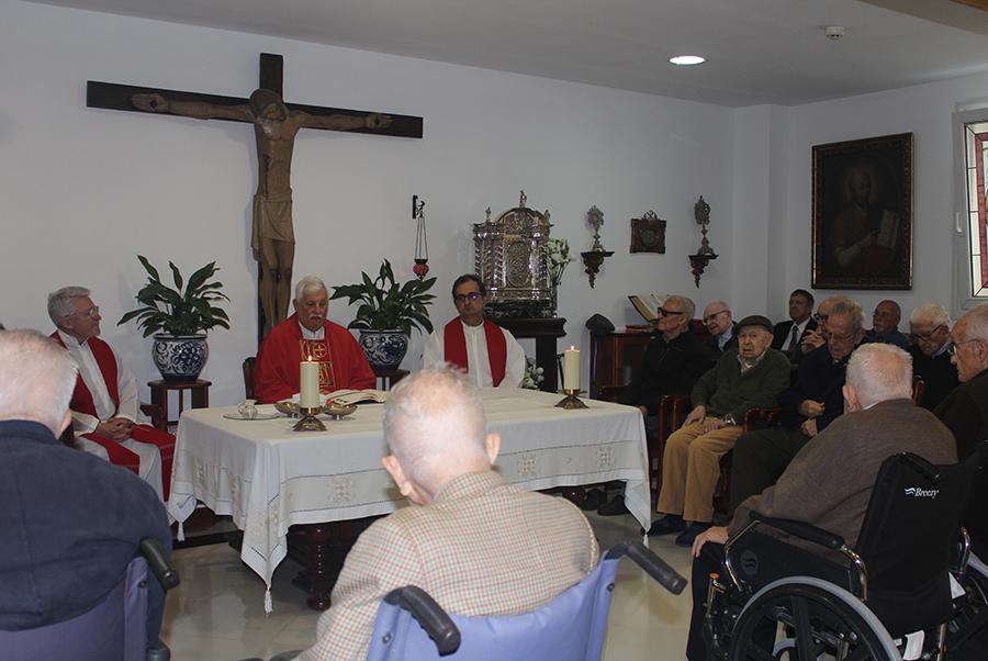 Arturo Sosa SJ, Padre General de la Compañía de Jesús, celebrando la Eucaristía con los hermanos mayores en la residencia-enfermería de El Palo (Málaga)