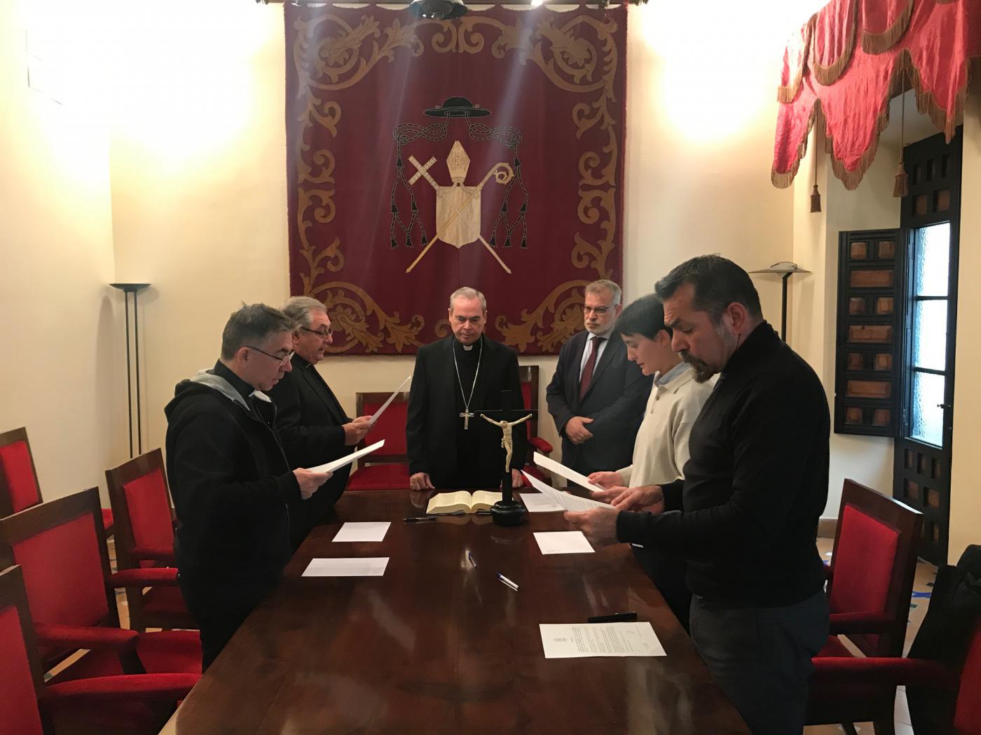 El Tribunal diocesano para la beatificación de María Isabel González del Valle realiza su juramento y profesión de fe