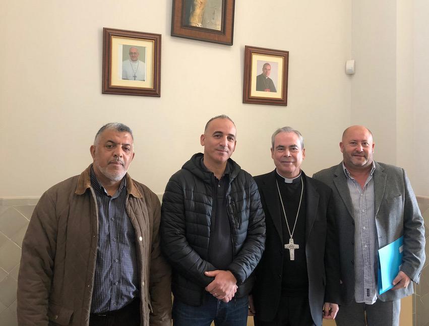 De izda. a dcha.: Rachid y Said Fatah, de la comunidad islámica de Torremolinos; Jesús Catalá, obispo de Málaga y David Obadía, vicepresidente de la federación de comunidades judías de España y presidente honorario de la comunidad judía Torremolinos