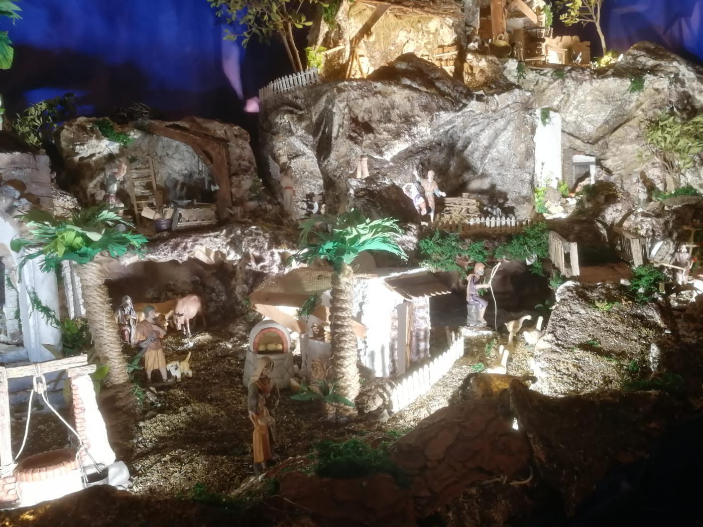 Belén de Fernando Muñoz (Torremolinos), cuya familia tiene una amplia tradición belenística. Hecho a mano