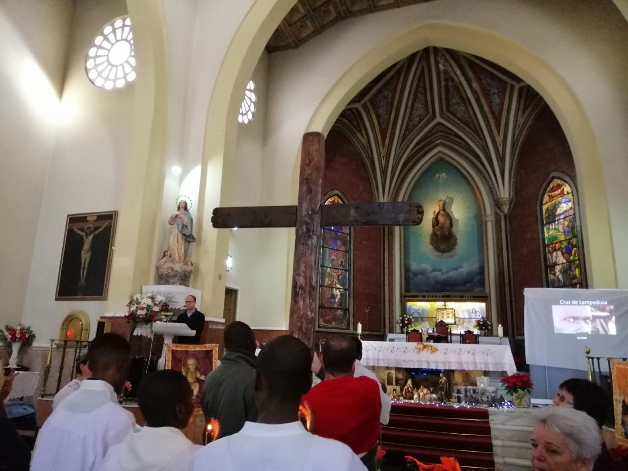 Eucaristía en Cristo Rey, presidida por el Obispo de Málaga, con la Cruz de Lampedusa // A.MEDINA