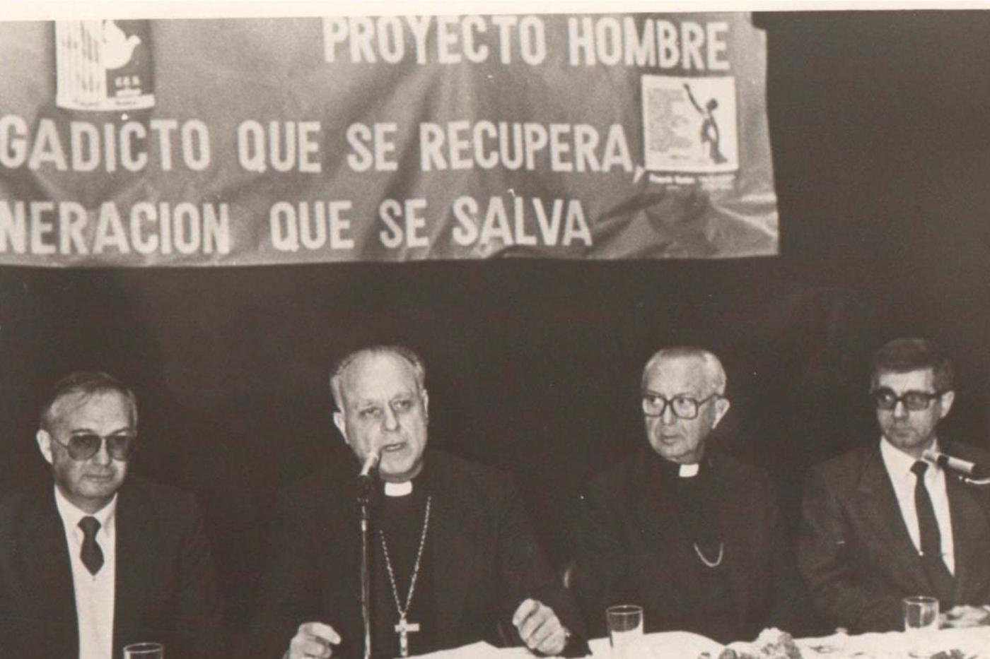 El P. Benito Gil junto a D. Ramón Buxarrais