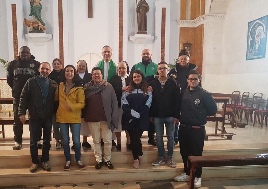 Alumnos y profesores del colegio San José, en Nador