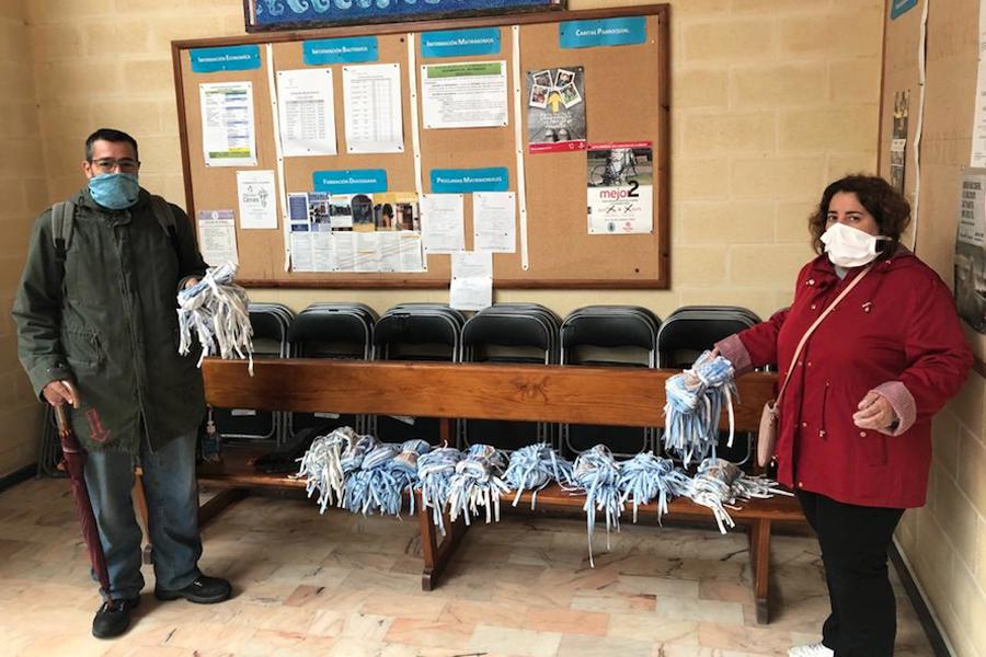 Iniciativa de costura de mascarillas 100% algodón de la parroquia El Salvador 