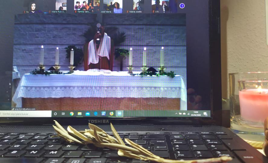 La Eucaristía por Zoom a los 25 años de sacerdote