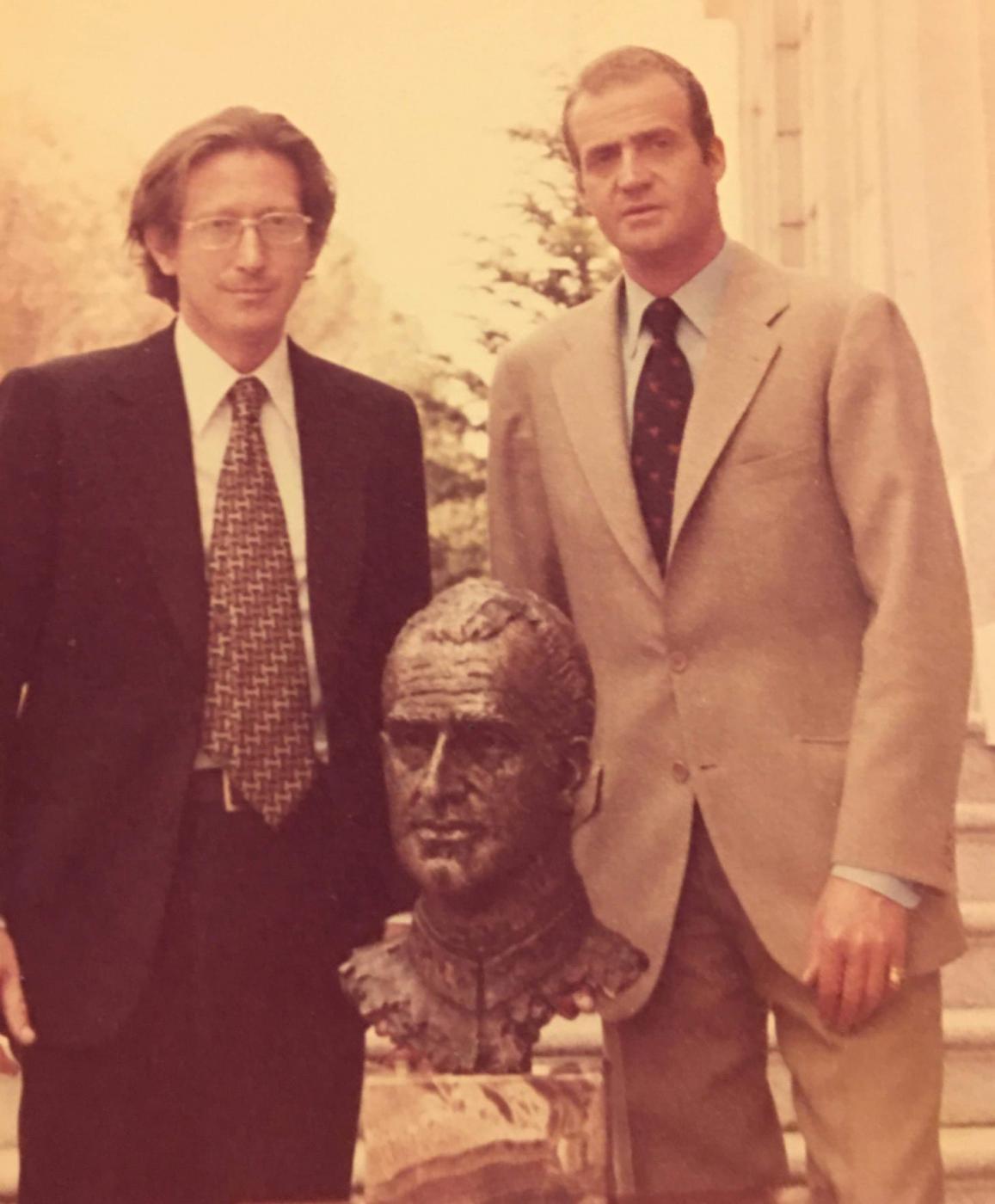 Hamilton Reed Armstrong durante la entrega de su busto al rey emérito Juan Carlos I
