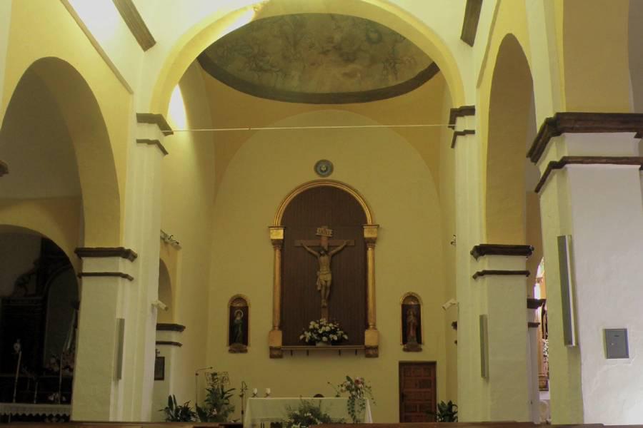 Interior de la parroquia de Ntra. Sra. del Rosario en Algoticín