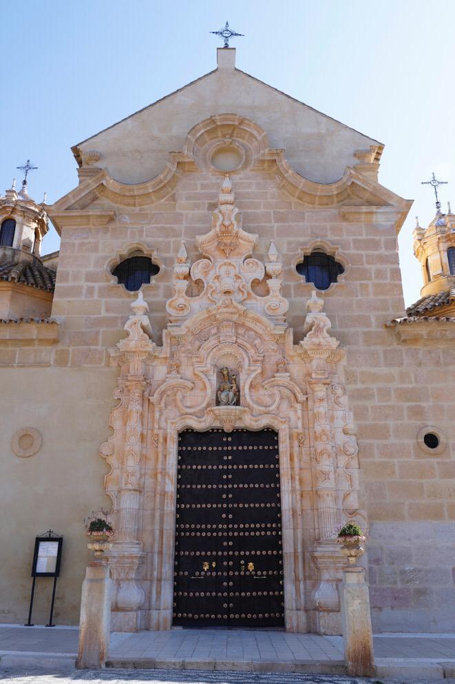 Aspecto de la fachada de la parroquia de Campillos tras su restauración. FOTO: JUAN CARLOS FOTÓGRAFOS